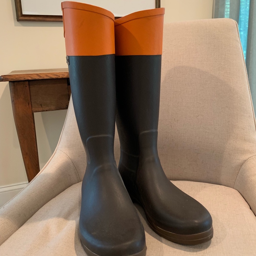 Adorable Aigle French rain boot.